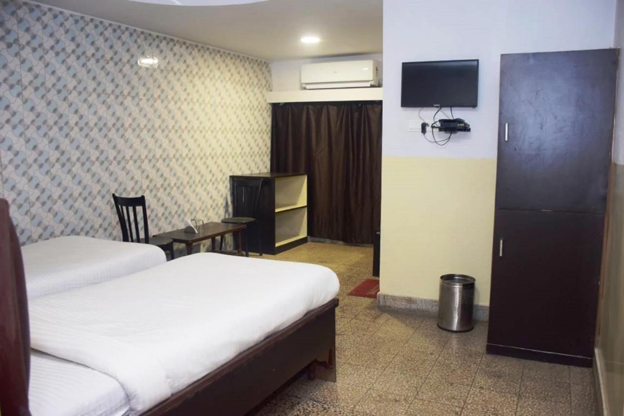 Hotel Deendayal Korba Kültér fotó