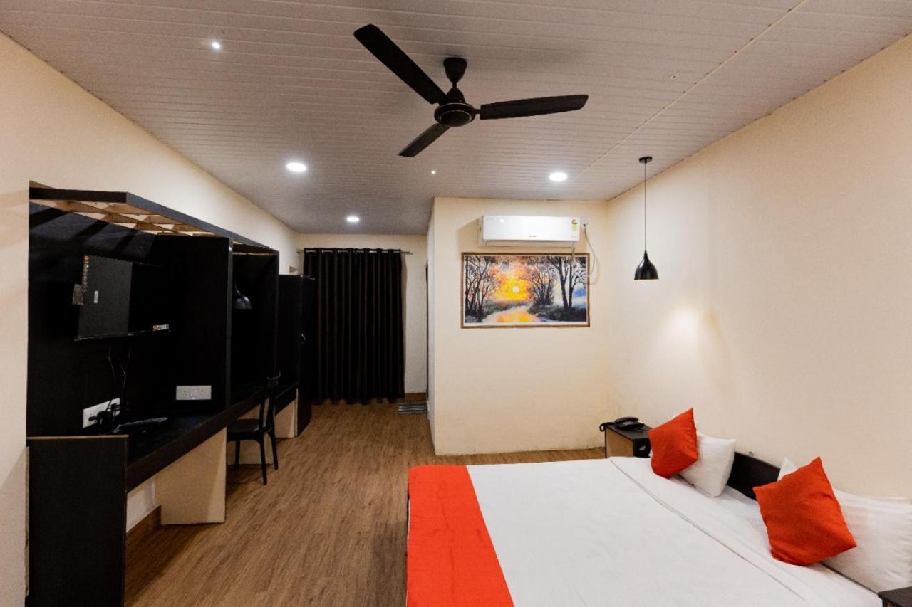 Hotel Deendayal Korba Kültér fotó
