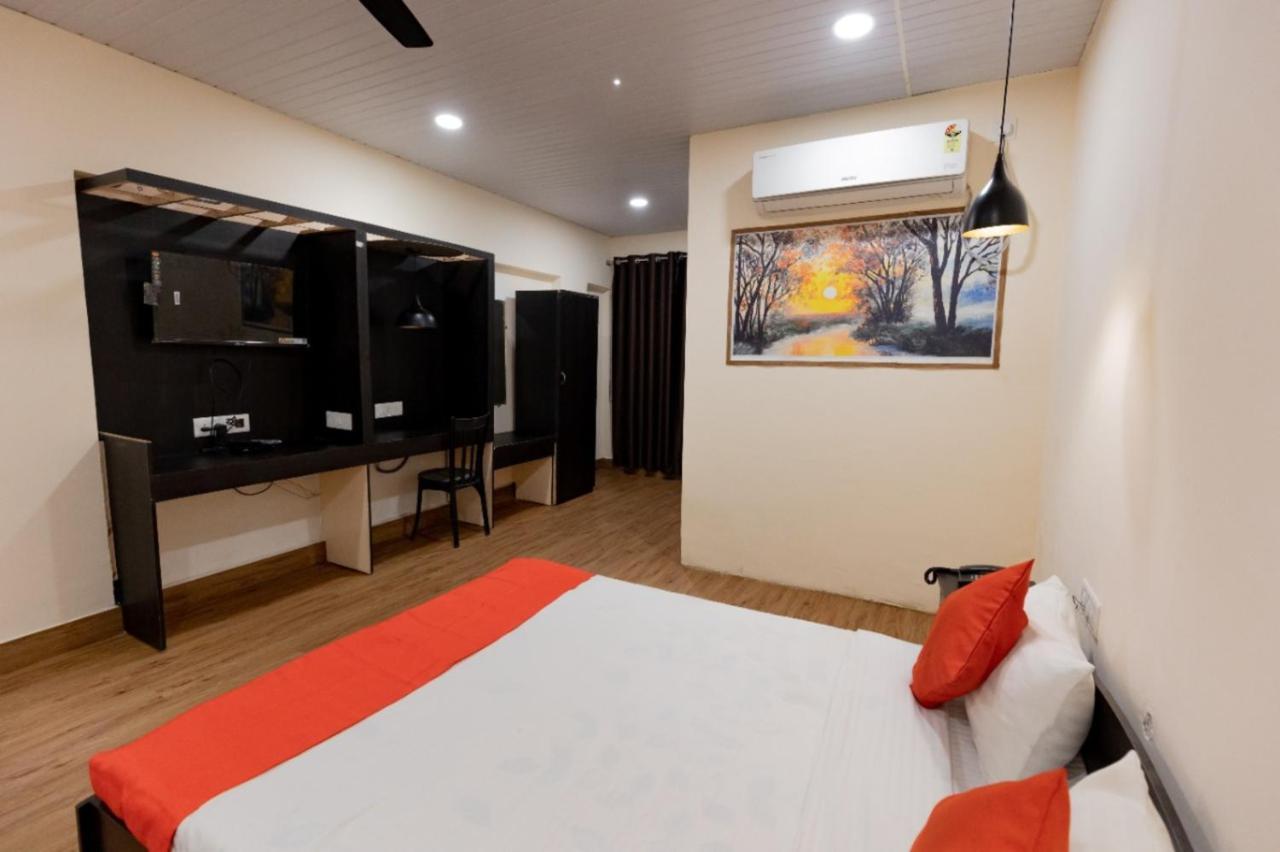 Hotel Deendayal Korba Kültér fotó