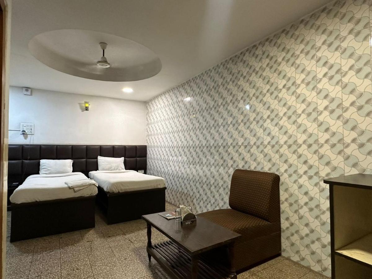 Hotel Deendayal Korba Kültér fotó